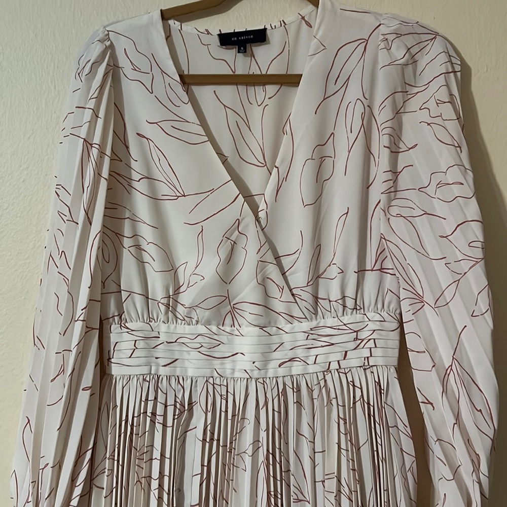 EN SAISON NWOT DRESS PLEATED MIDI DRESS